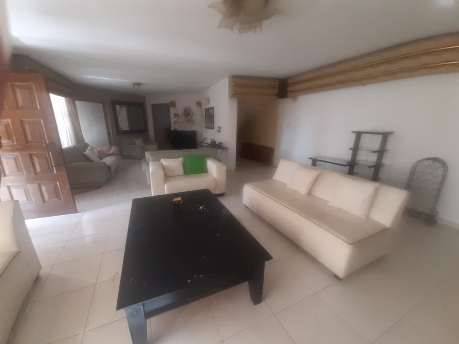 5 Bedroom Property for Sale in Meredale Gauteng