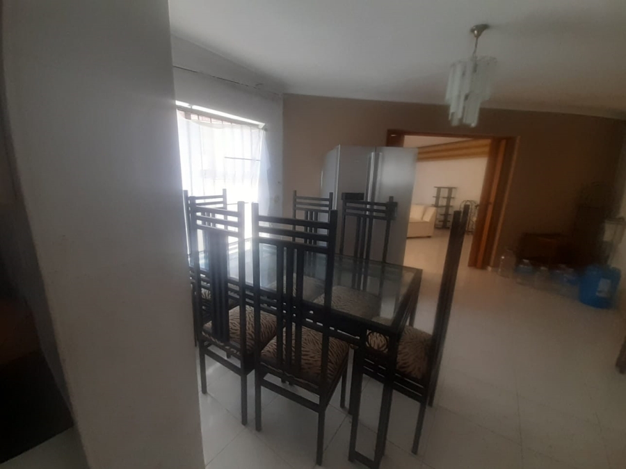 5 Bedroom Property for Sale in Meredale Gauteng