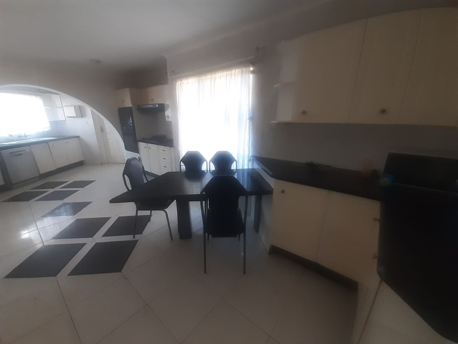 5 Bedroom Property for Sale in Meredale Gauteng