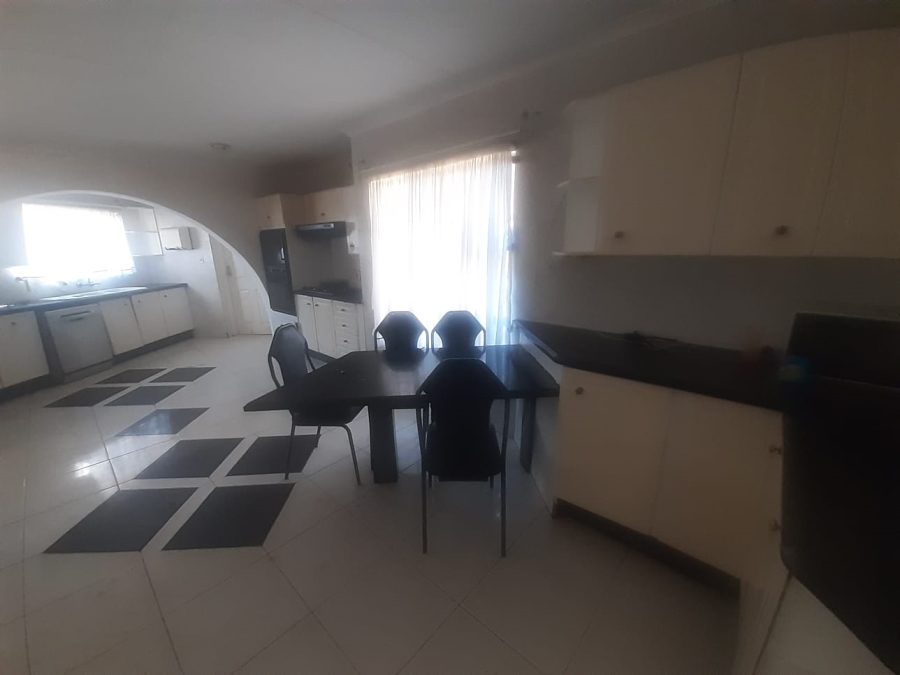 5 Bedroom Property for Sale in Meredale Gauteng