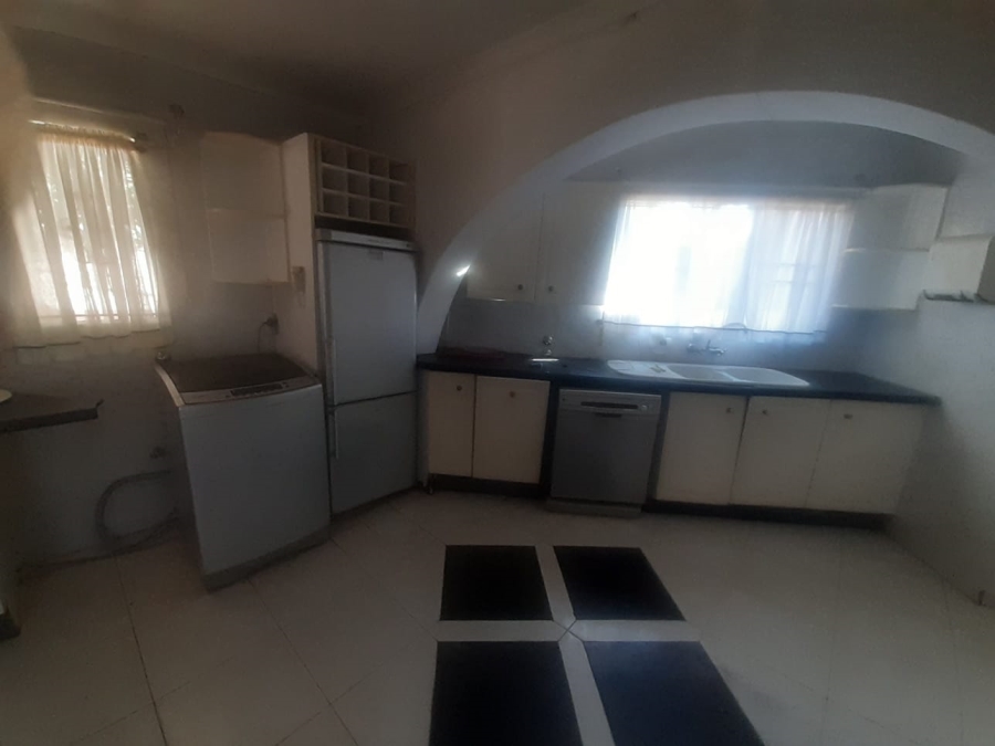 5 Bedroom Property for Sale in Meredale Gauteng
