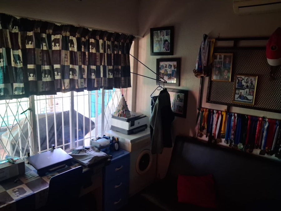 3 Bedroom Property for Sale in Rhodesfield Gauteng