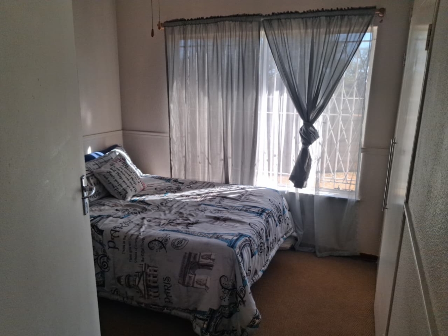 3 Bedroom Property for Sale in Rhodesfield Gauteng