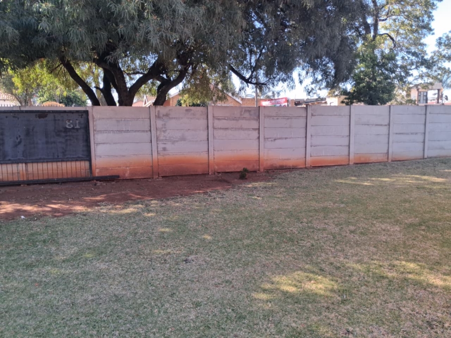 3 Bedroom Property for Sale in Rhodesfield Gauteng