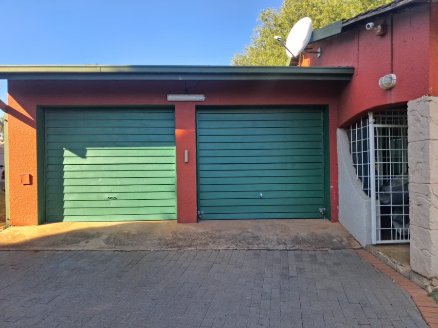 3 Bedroom Property for Sale in Rhodesfield Gauteng