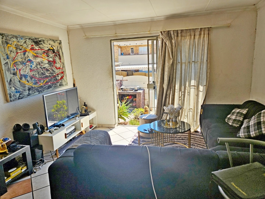 2 Bedroom Property for Sale in Birch Acres Gauteng