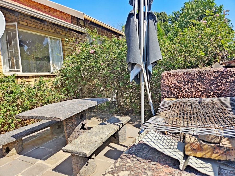 2 Bedroom Property for Sale in Birch Acres Gauteng