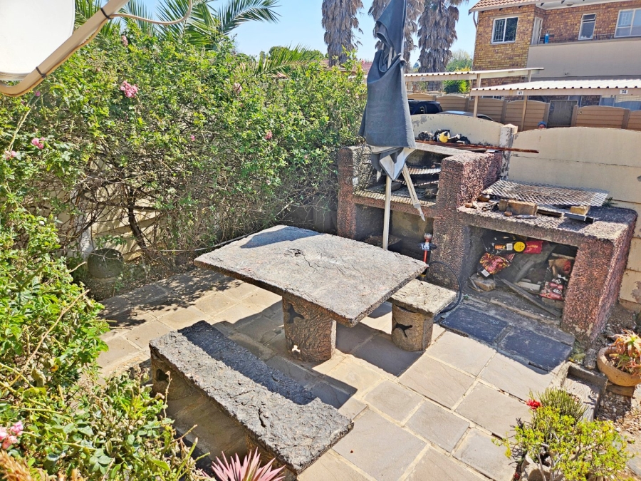 2 Bedroom Property for Sale in Birch Acres Gauteng