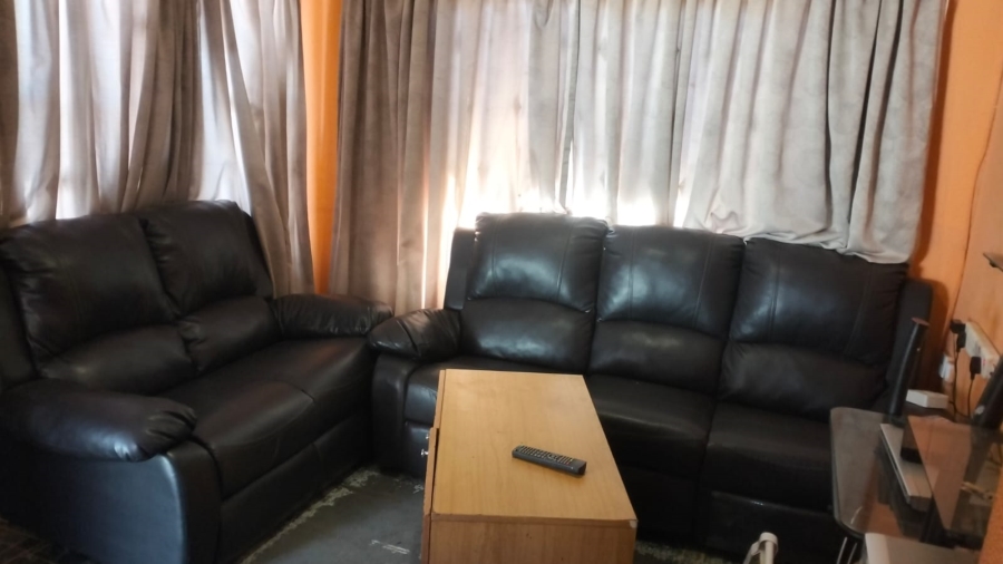 2 Bedroom Property for Sale in Buhle Park Gauteng