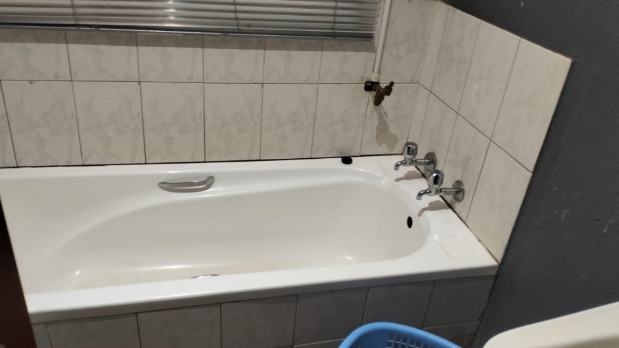 2 Bedroom Property for Sale in Buhle Park Gauteng