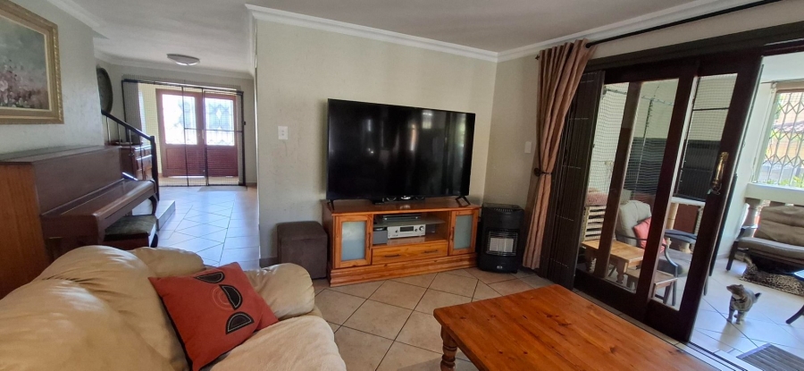 5 Bedroom Property for Sale in Bougainvillea Estate Gauteng