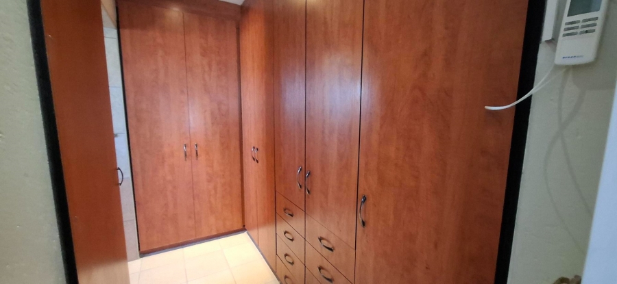 5 Bedroom Property for Sale in Bougainvillea Estate Gauteng