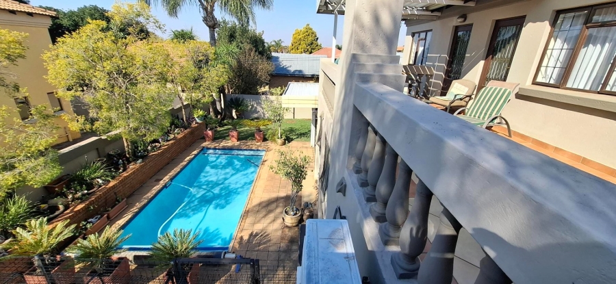 5 Bedroom Property for Sale in Bougainvillea Estate Gauteng
