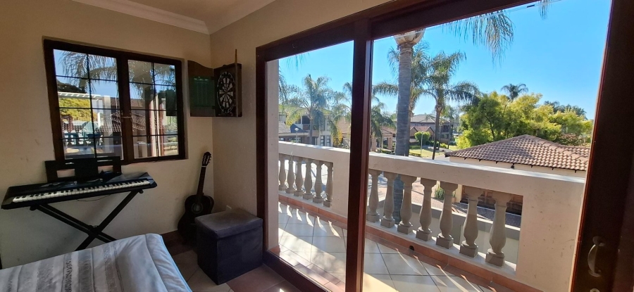 5 Bedroom Property for Sale in Bougainvillea Estate Gauteng
