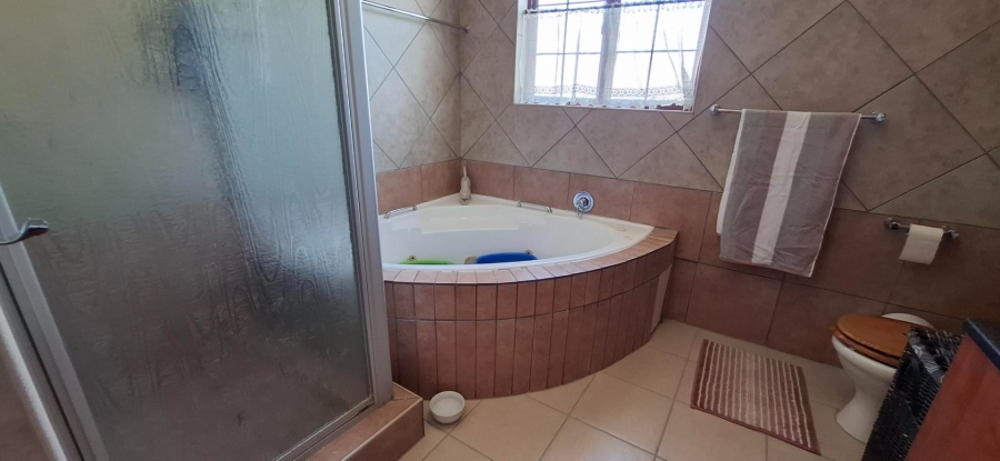 5 Bedroom Property for Sale in Bougainvillea Estate Gauteng