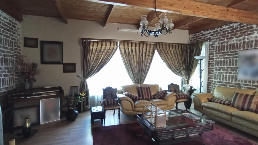 6 Bedroom Property for Sale in Constantia Park Gauteng