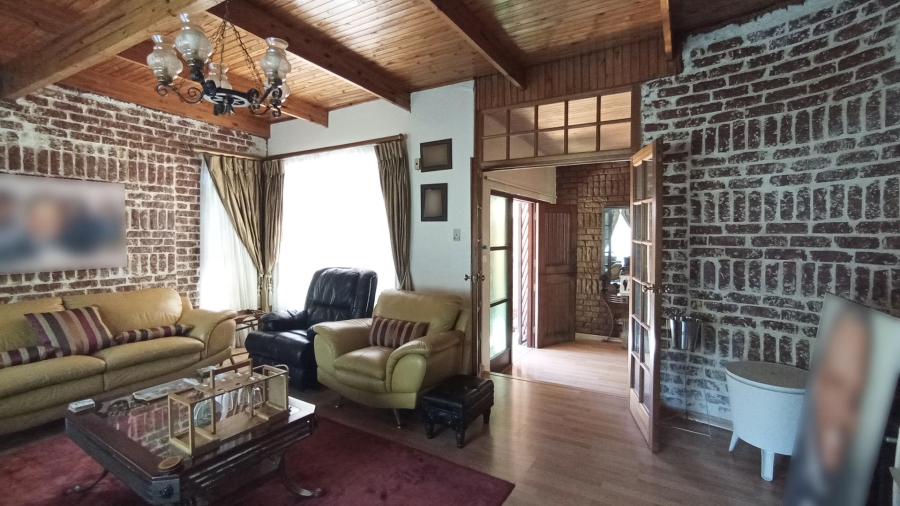 6 Bedroom Property for Sale in Constantia Park Gauteng