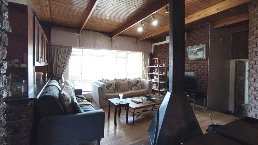 6 Bedroom Property for Sale in Constantia Park Gauteng