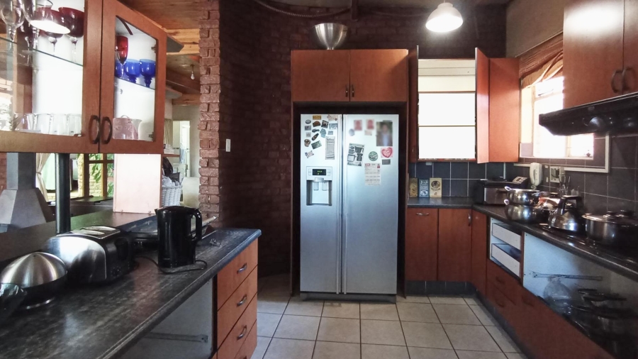 6 Bedroom Property for Sale in Constantia Park Gauteng