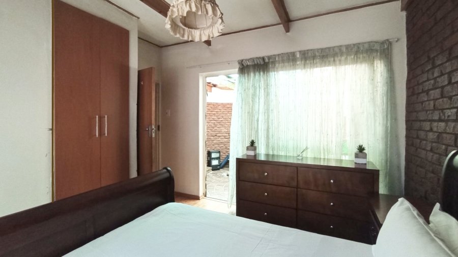 6 Bedroom Property for Sale in Constantia Park Gauteng