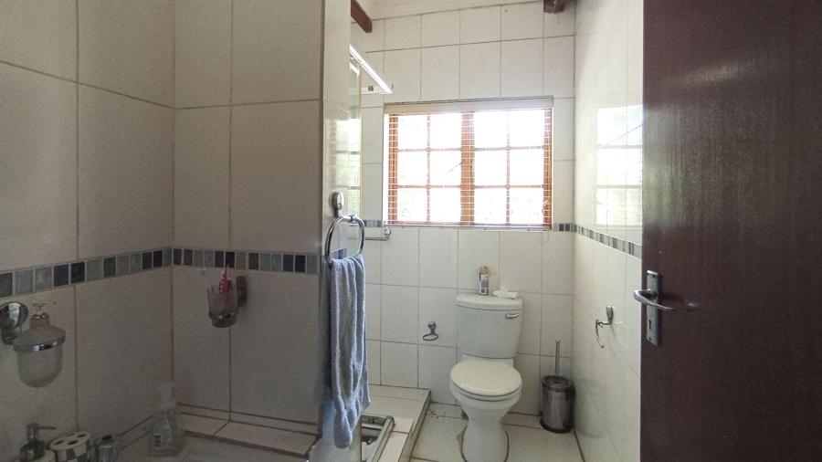 6 Bedroom Property for Sale in Constantia Park Gauteng