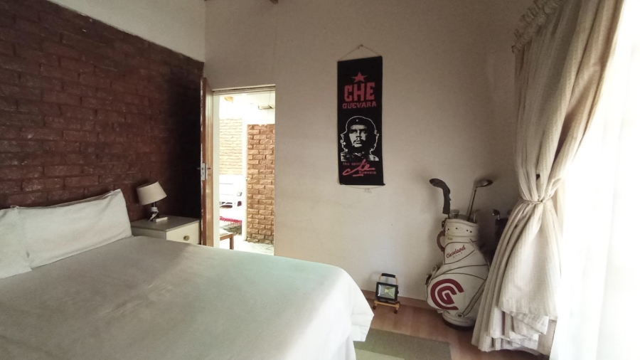 6 Bedroom Property for Sale in Constantia Park Gauteng