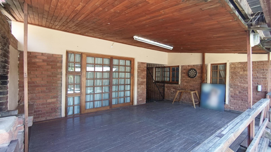 6 Bedroom Property for Sale in Constantia Park Gauteng