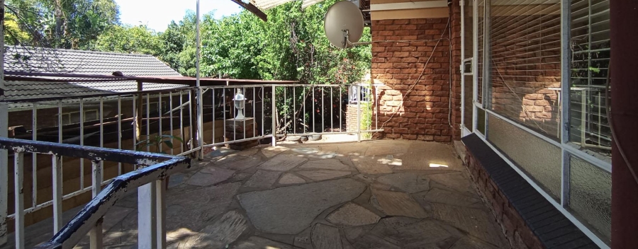 6 Bedroom Property for Sale in Constantia Park Gauteng