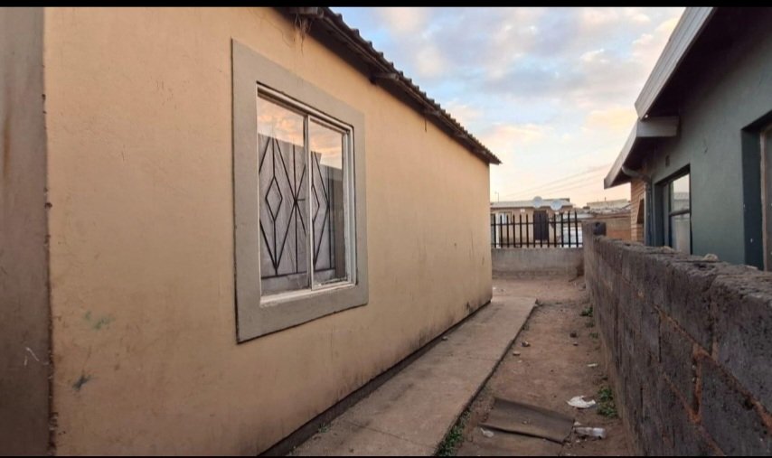 2 Bedroom Property for Sale in Tembisa Central Gauteng