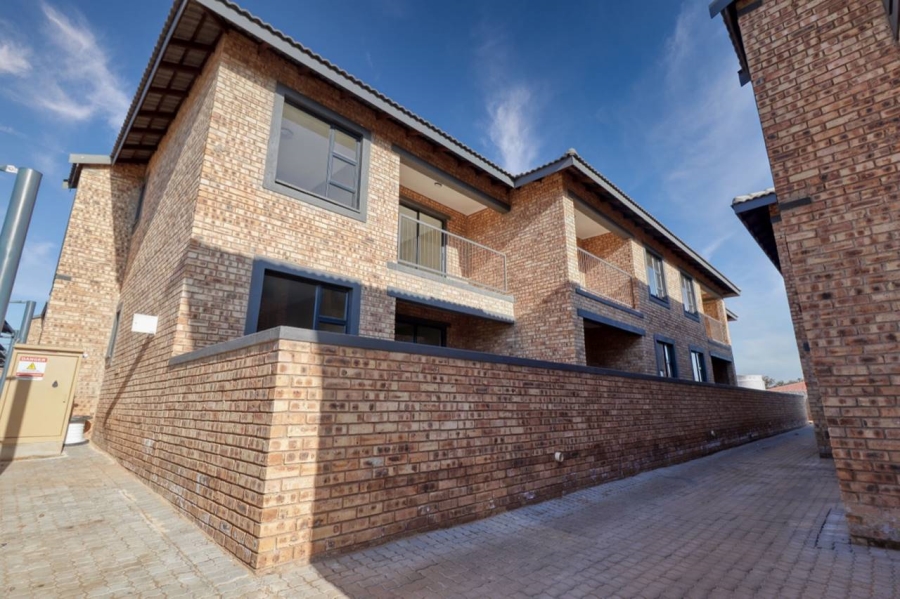 2 Bedroom Property for Sale in Cloverdene Gauteng