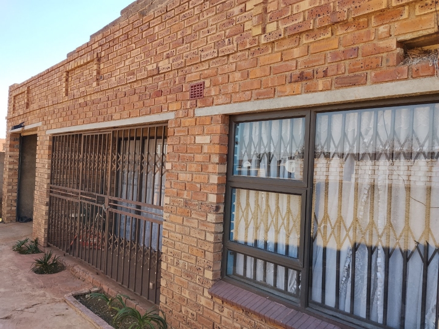 3 Bedroom Property for Sale in Kingsway Gauteng