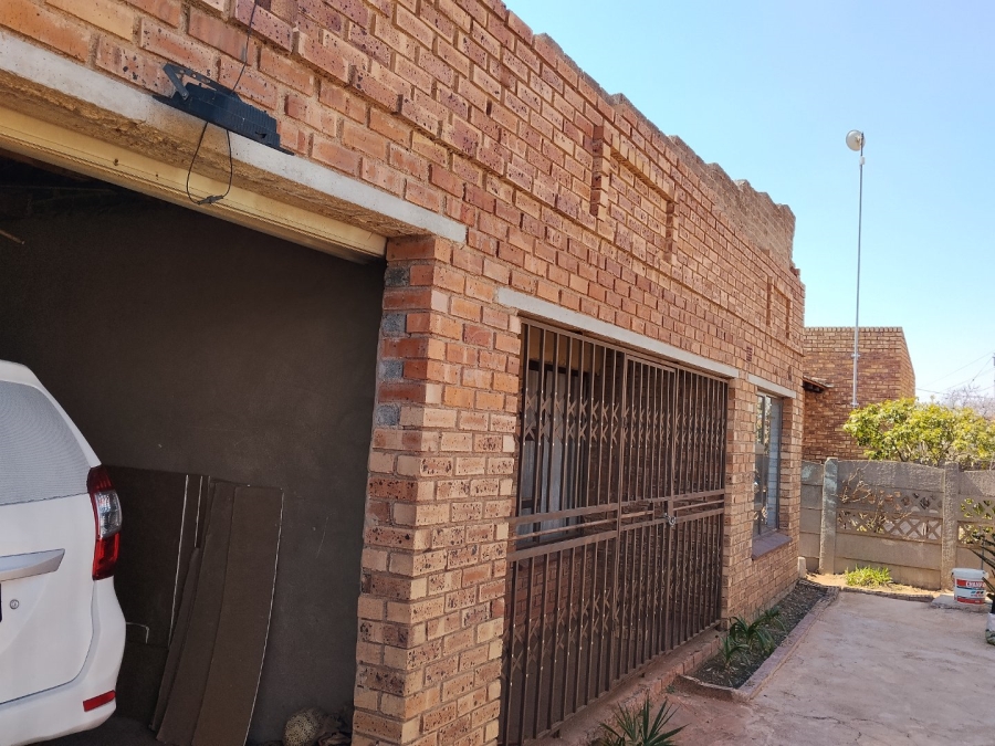 3 Bedroom Property for Sale in Kingsway Gauteng