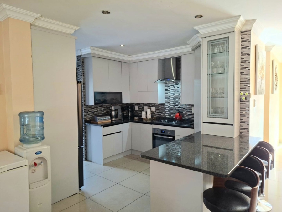 5 Bedroom Property for Sale in Thatchfield Estate Gauteng