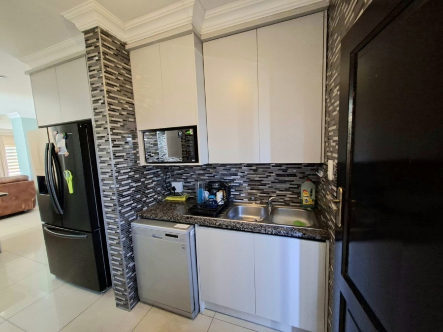 5 Bedroom Property for Sale in Thatchfield Estate Gauteng