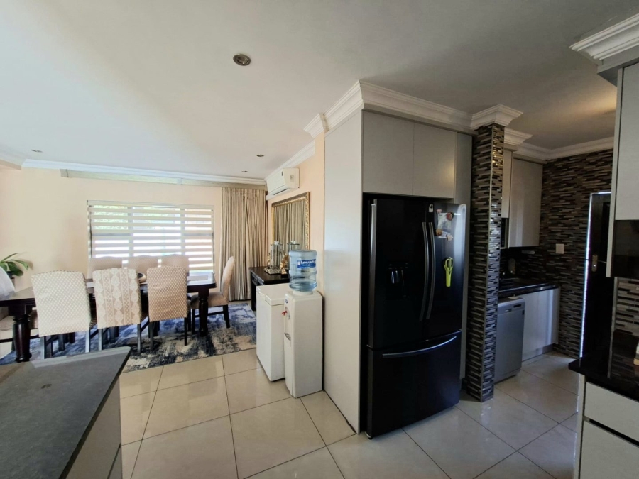 5 Bedroom Property for Sale in Thatchfield Estate Gauteng