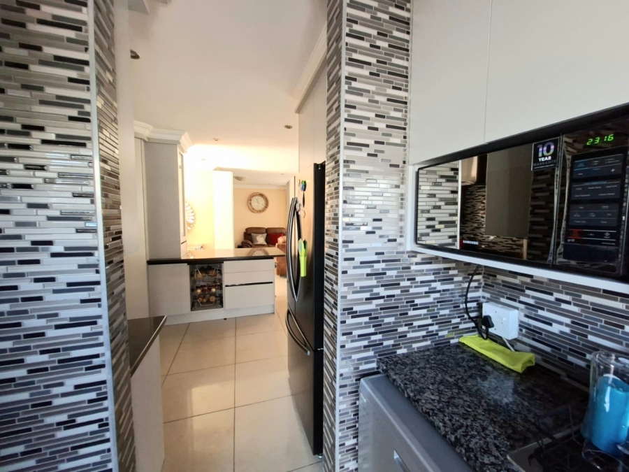 5 Bedroom Property for Sale in Thatchfield Estate Gauteng