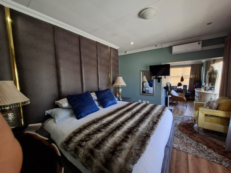 5 Bedroom Property for Sale in Thatchfield Estate Gauteng