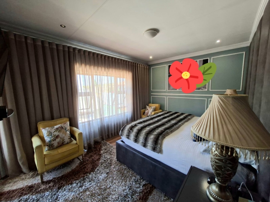 5 Bedroom Property for Sale in Thatchfield Estate Gauteng