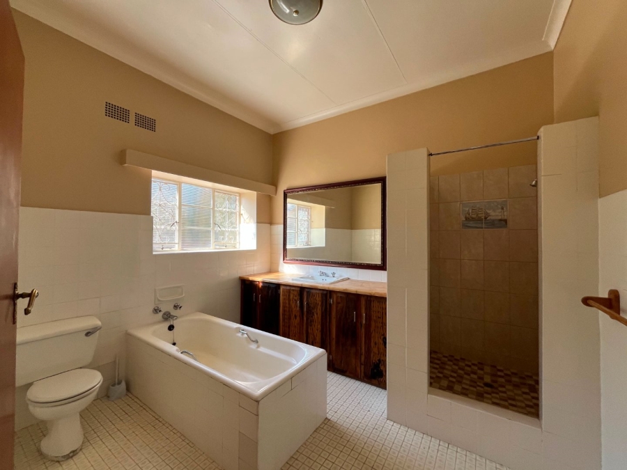 9 Bedroom Property for Sale in Muckleneuk Gauteng