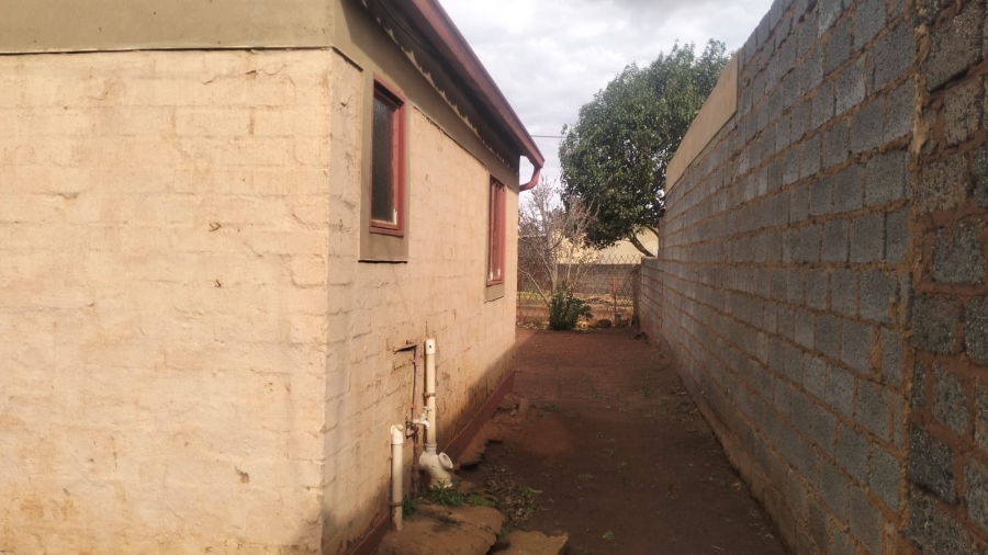 1 Bedroom Property for Sale in Mapleton A H Gauteng
