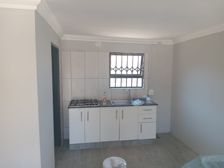 To Let 1 Bedroom Property for Rent in Klippoortje Gauteng