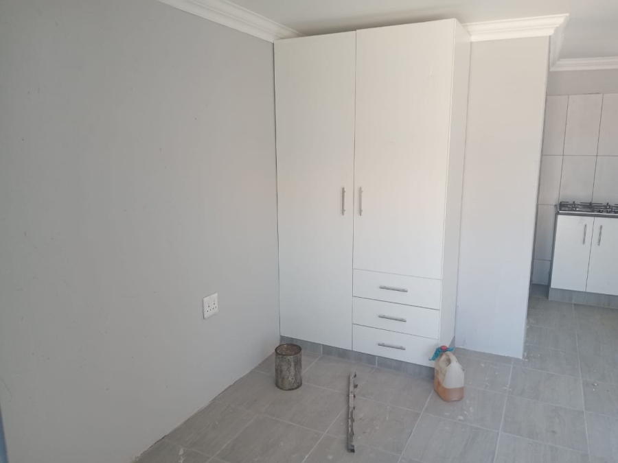 To Let 1 Bedroom Property for Rent in Klippoortje Gauteng