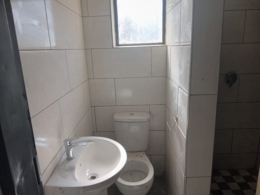 To Let 1 Bedroom Property for Rent in Klippoortje Gauteng