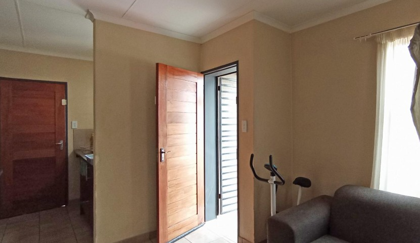 3 Bedroom Property for Sale in Kosmosdal Gauteng
