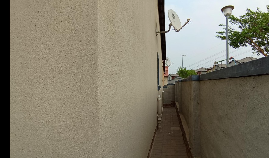 3 Bedroom Property for Sale in Kosmosdal Gauteng