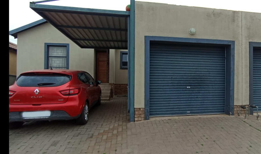 3 Bedroom Property for Sale in Kosmosdal Gauteng