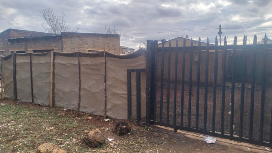 1 Bedroom Property for Sale in Mapleton A H Gauteng