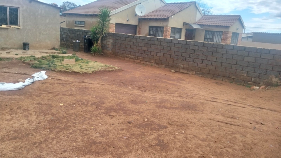 2 Bedroom Property for Sale in Mapleton A H Gauteng