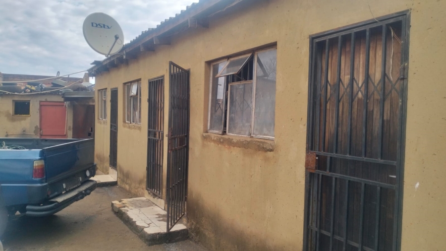 1 Bedroom Property for Sale in Mapleton A H Gauteng