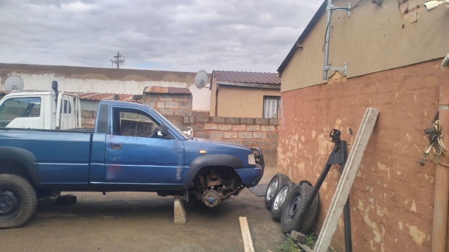 1 Bedroom Property for Sale in Mapleton A H Gauteng